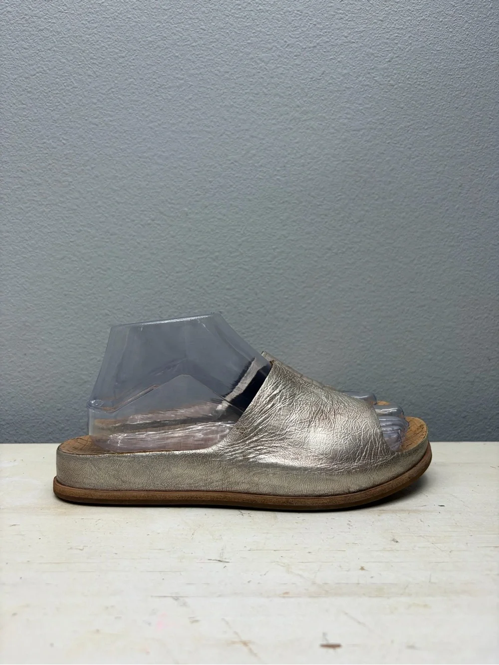 Kork-Ease Gold Mettalic Tutsi Slide Sandals Size 8